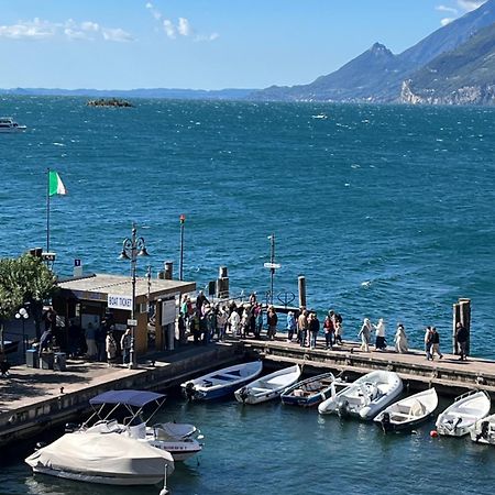 Charmante Apartament Lake Front Malcesine Exterior foto
